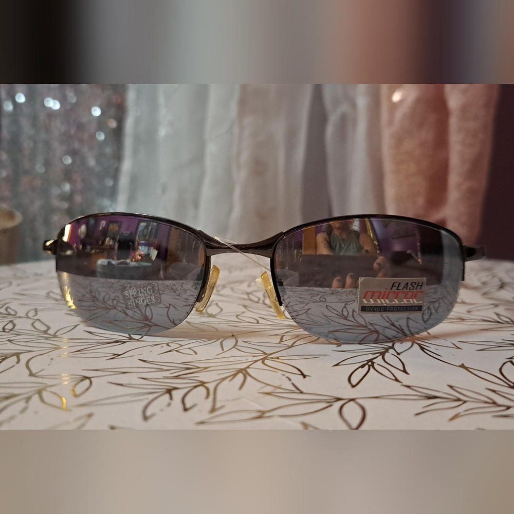 Solaray Mens Stylish Black Metal Mirror Sunglasses.